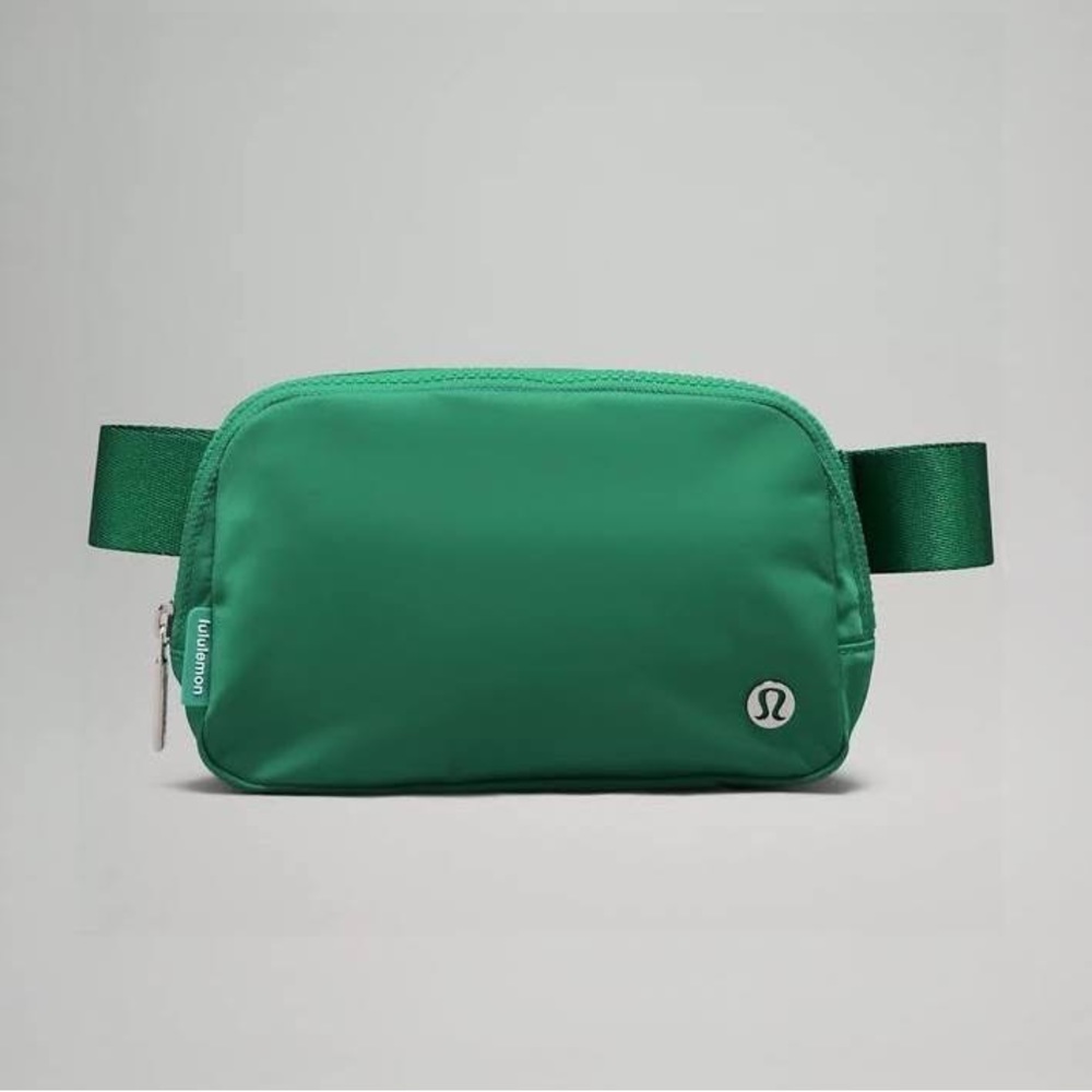Lululemon belt bag - emerald ice